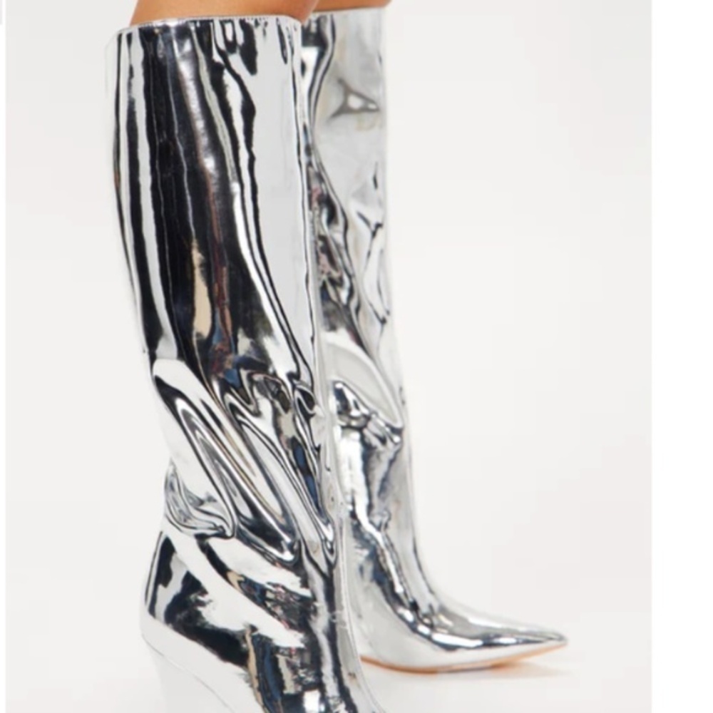Silver Fashion Nova Boots Size 7 Women's NWT - Picture 3 of 4